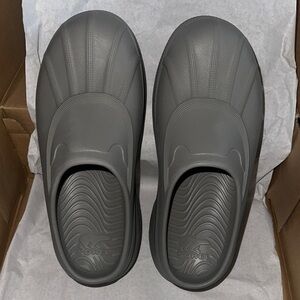 Sorel Gray Caribou Clogs